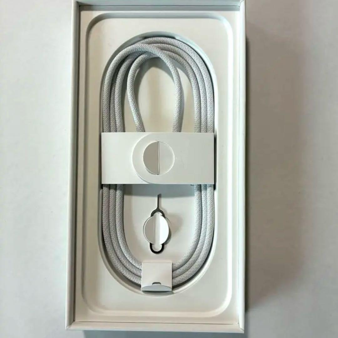 【美品】Apple iPhone16e ホワイト 128GB