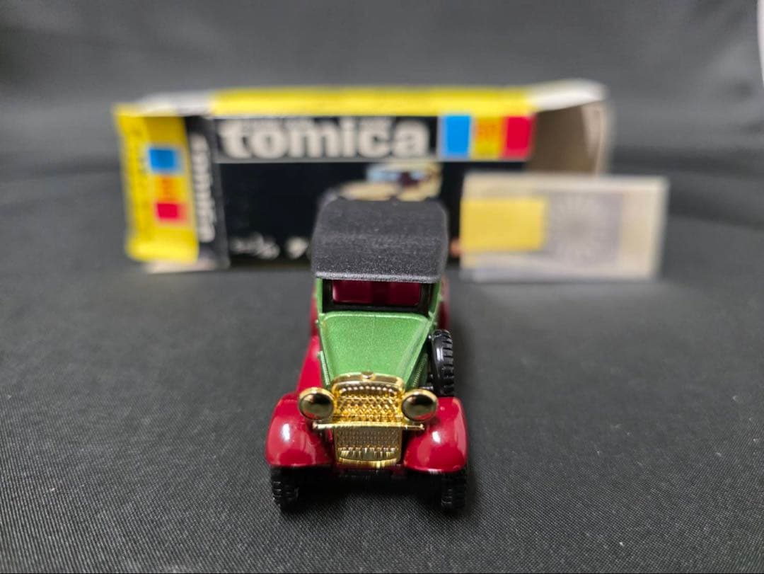 トミカ黒箱60ダットサン第1号車(日本製)