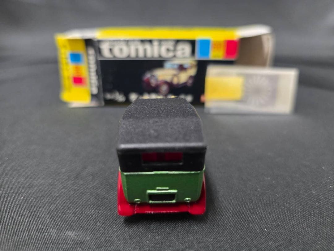 トミカ黒箱60ダットサン第1号車(日本製)