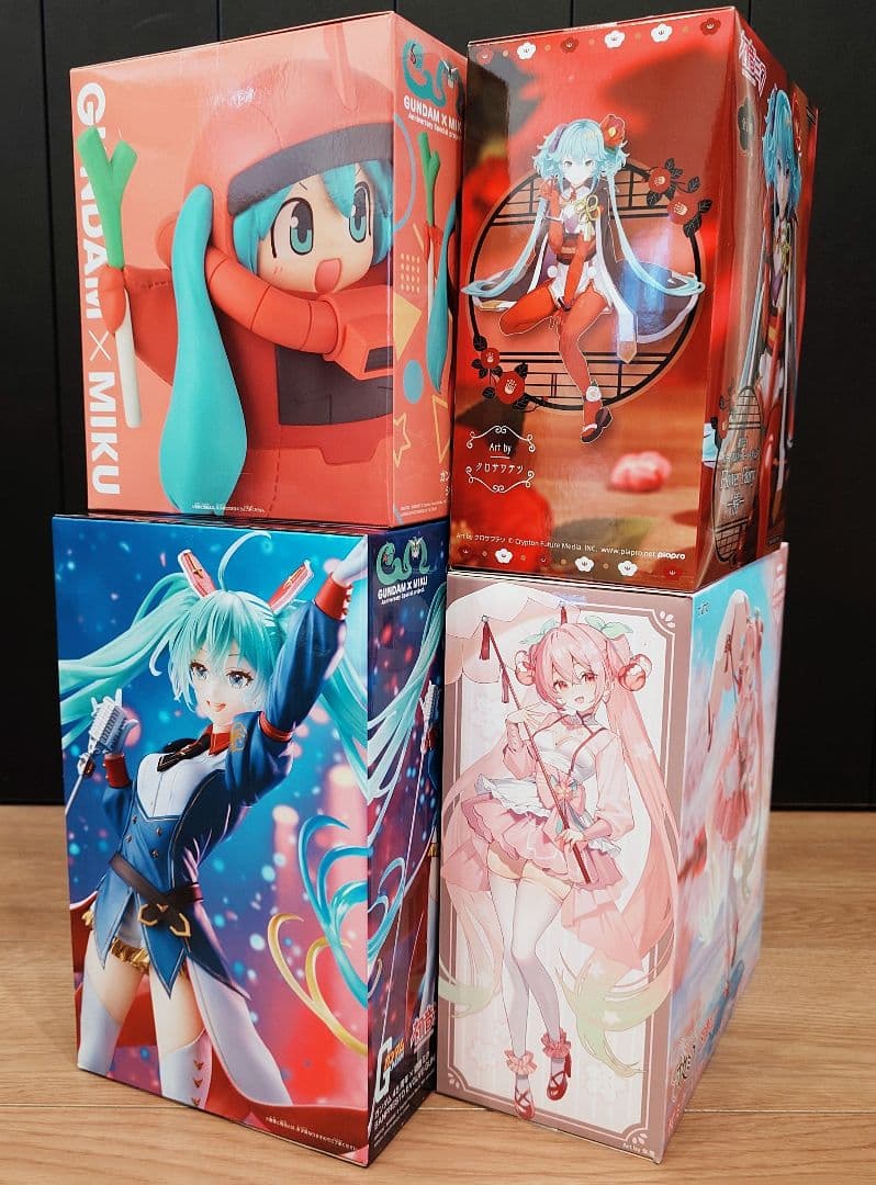 初音ミク フィギュア 4体セット（シャアザクぐるみ、桜ミク、椿、EVOLVE）