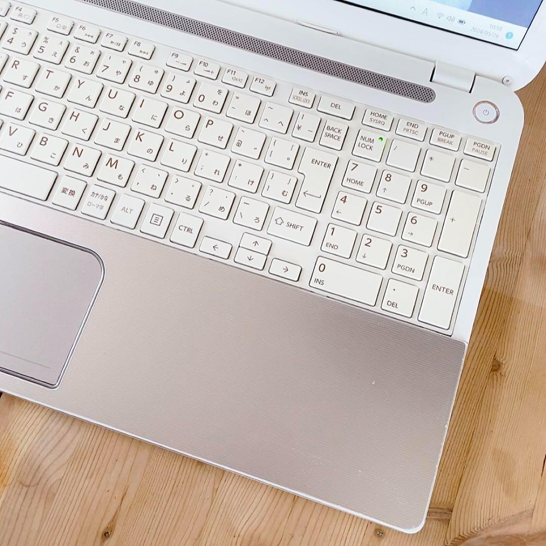 すぐ使える✨ メモリ8G✨新品SSD✨カメラ付 ノートパソコン✨趣味や事務作業