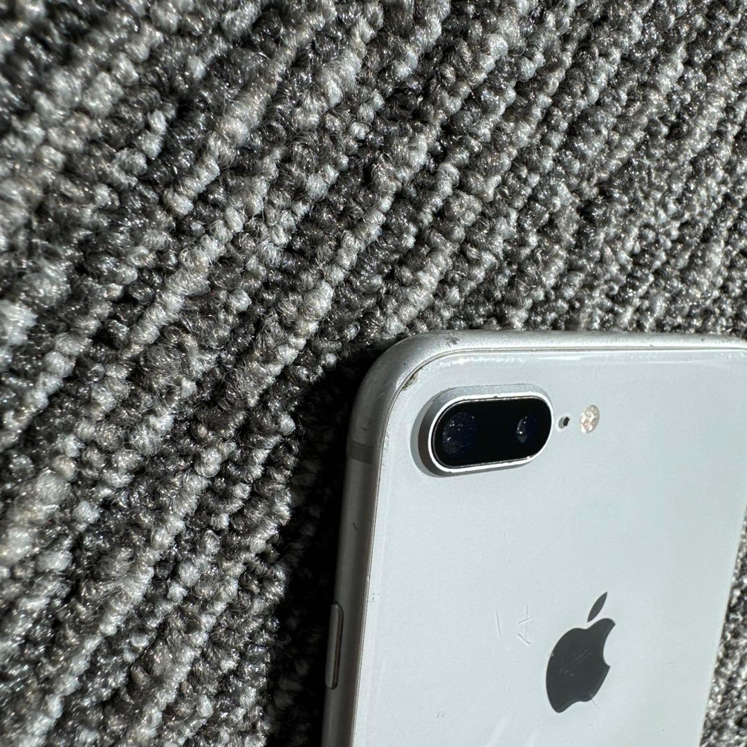 Apple iPhone 8 plus 本体 SIMフリー