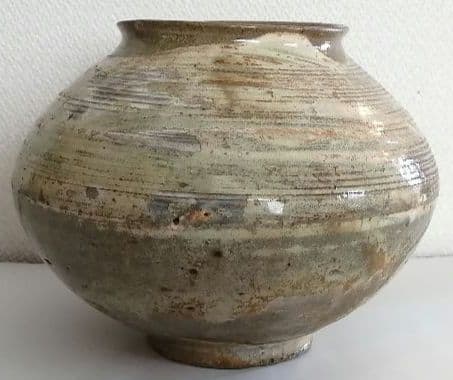 李朝　刷毛目刻線文壺