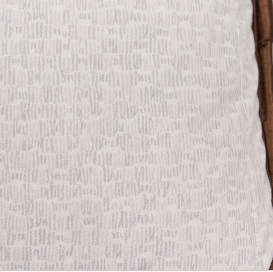 新品未使用品　 東洋羽毛　ニージェ ミニ2Way座ぶとん