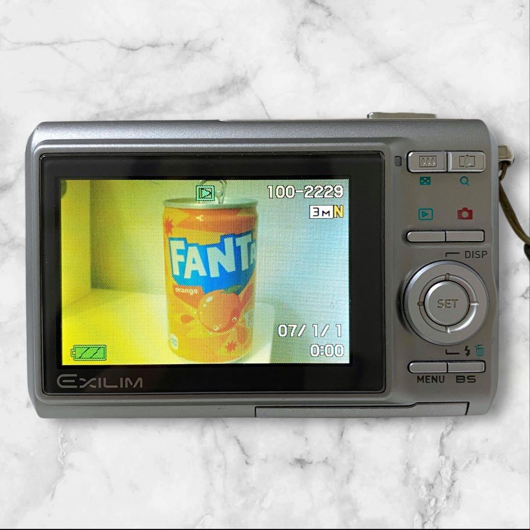 CASIO EXILIM EX-Z75 デジタルカメラ シルバー 充電器付き