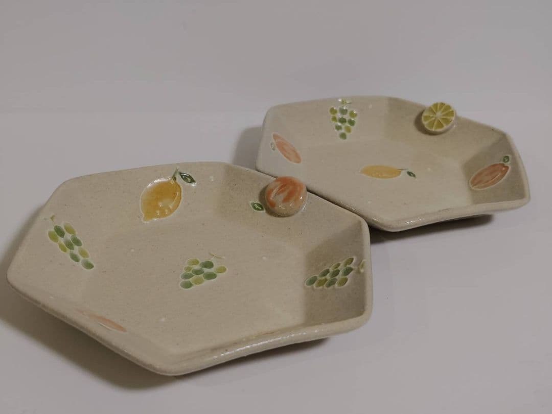 フルーツ柄　お皿　中村佳菜子　限定品　【新品、未使用】
