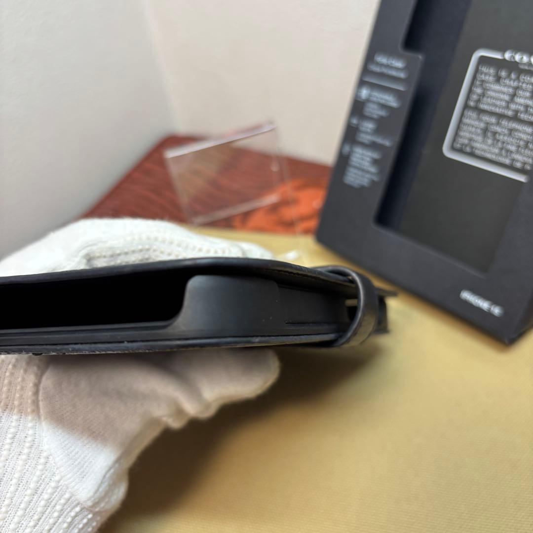 美品 COACH コーチ IPHONE15 フォリオ・シグネチャー キャンバス