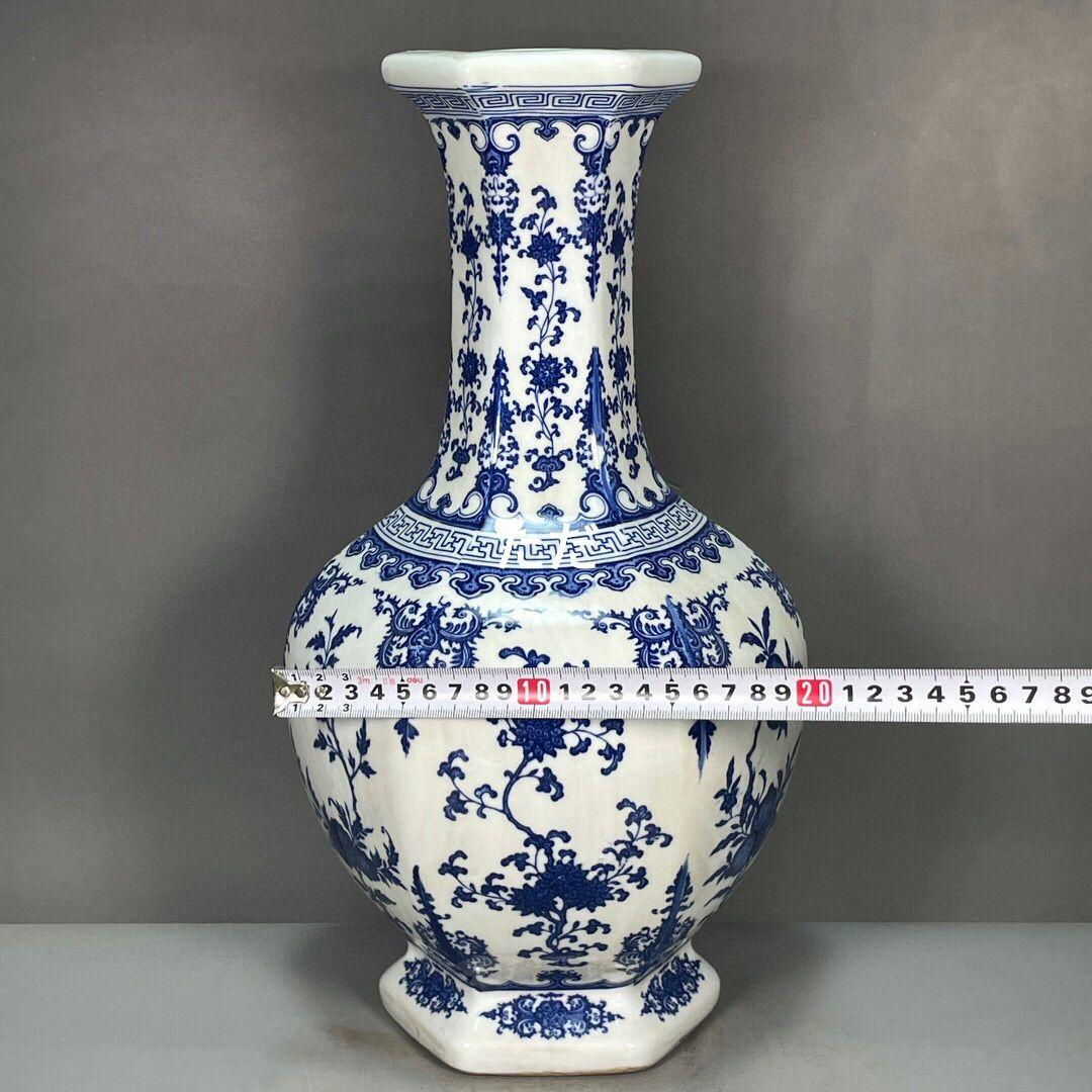 青花図案六稜花瓶 景徳鎮 陶磁器 装飾品 現代工芸品 美術品 置物