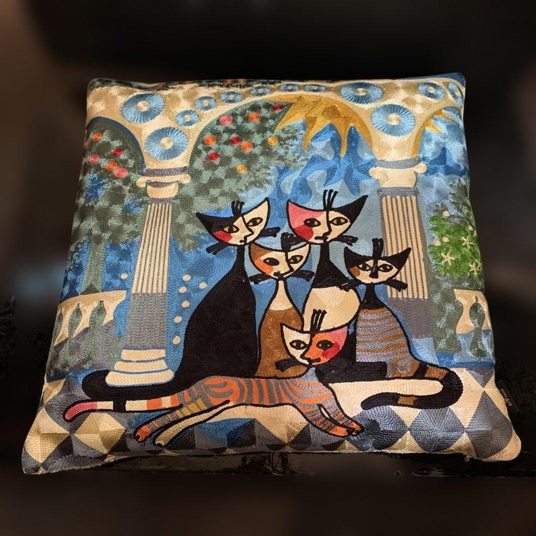 ロジーナ・ヴァハトマイスター ビバファミリー 刺繡クッション ID-723