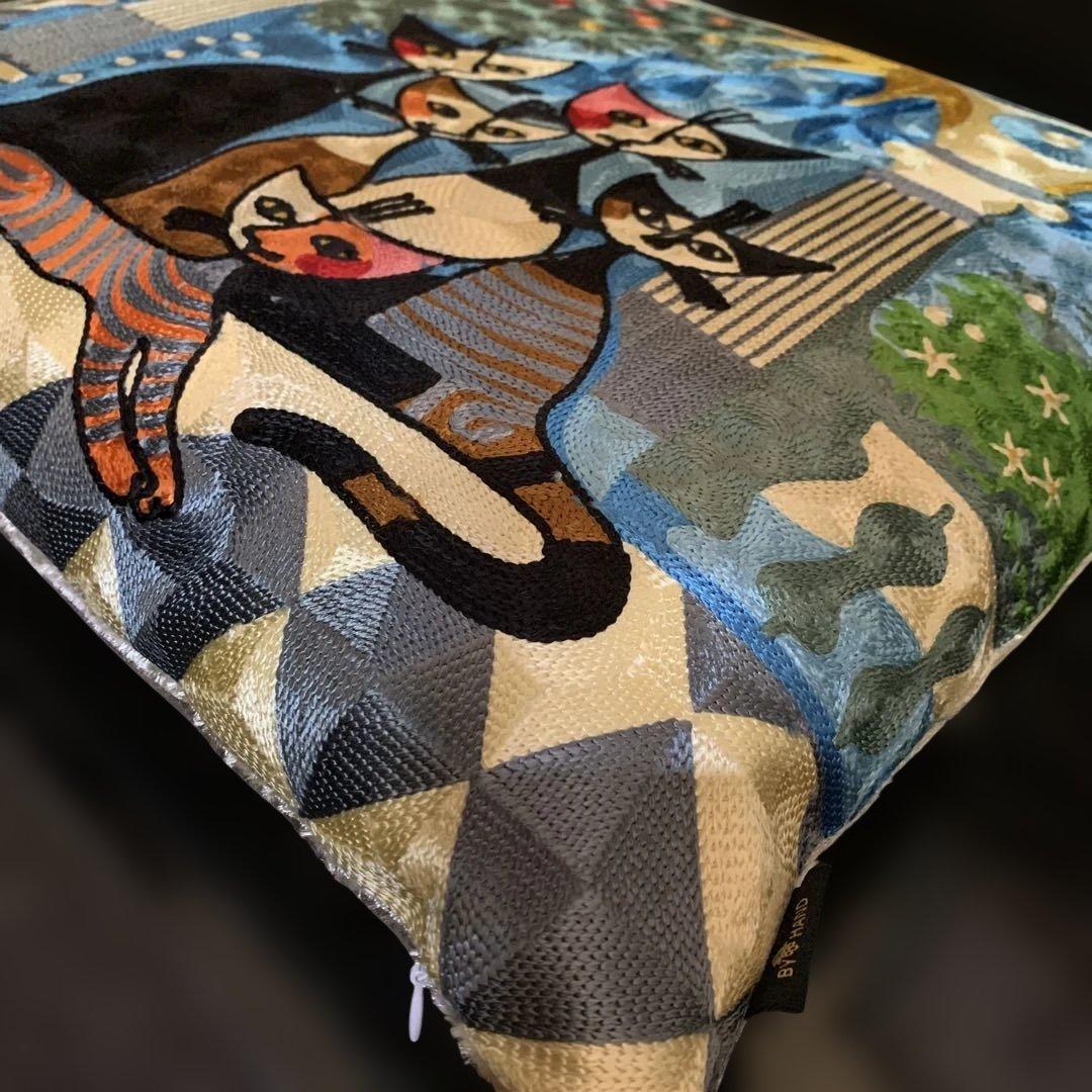 ロジーナ・ヴァハトマイスター ビバファミリー 刺繡クッション ID-723