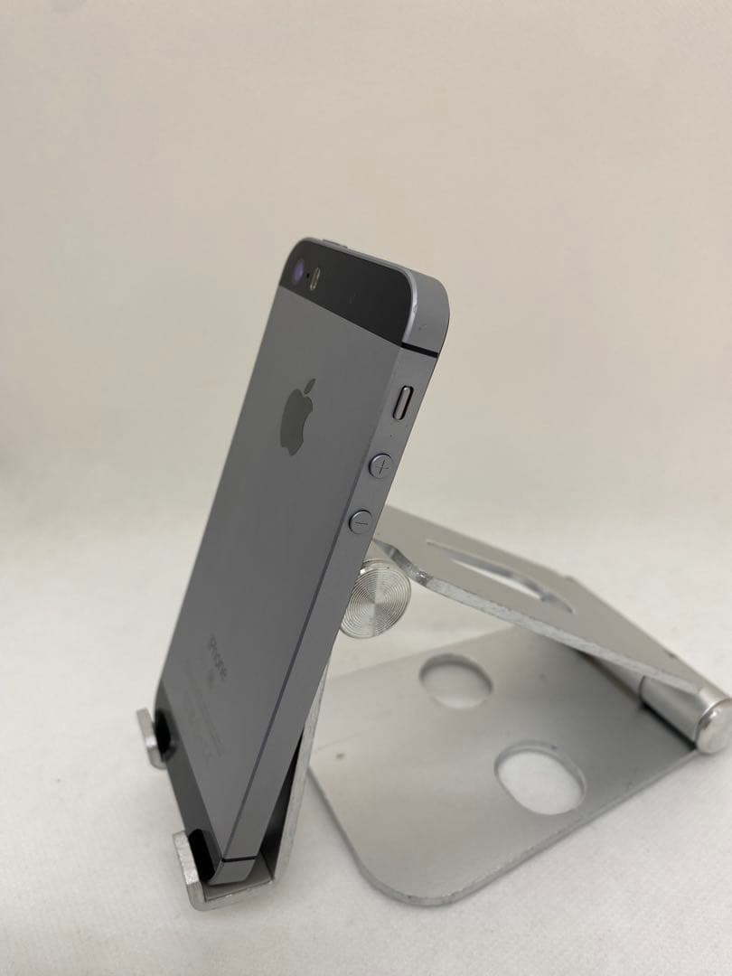 Iphone SE 32GB Sim フリー　25929