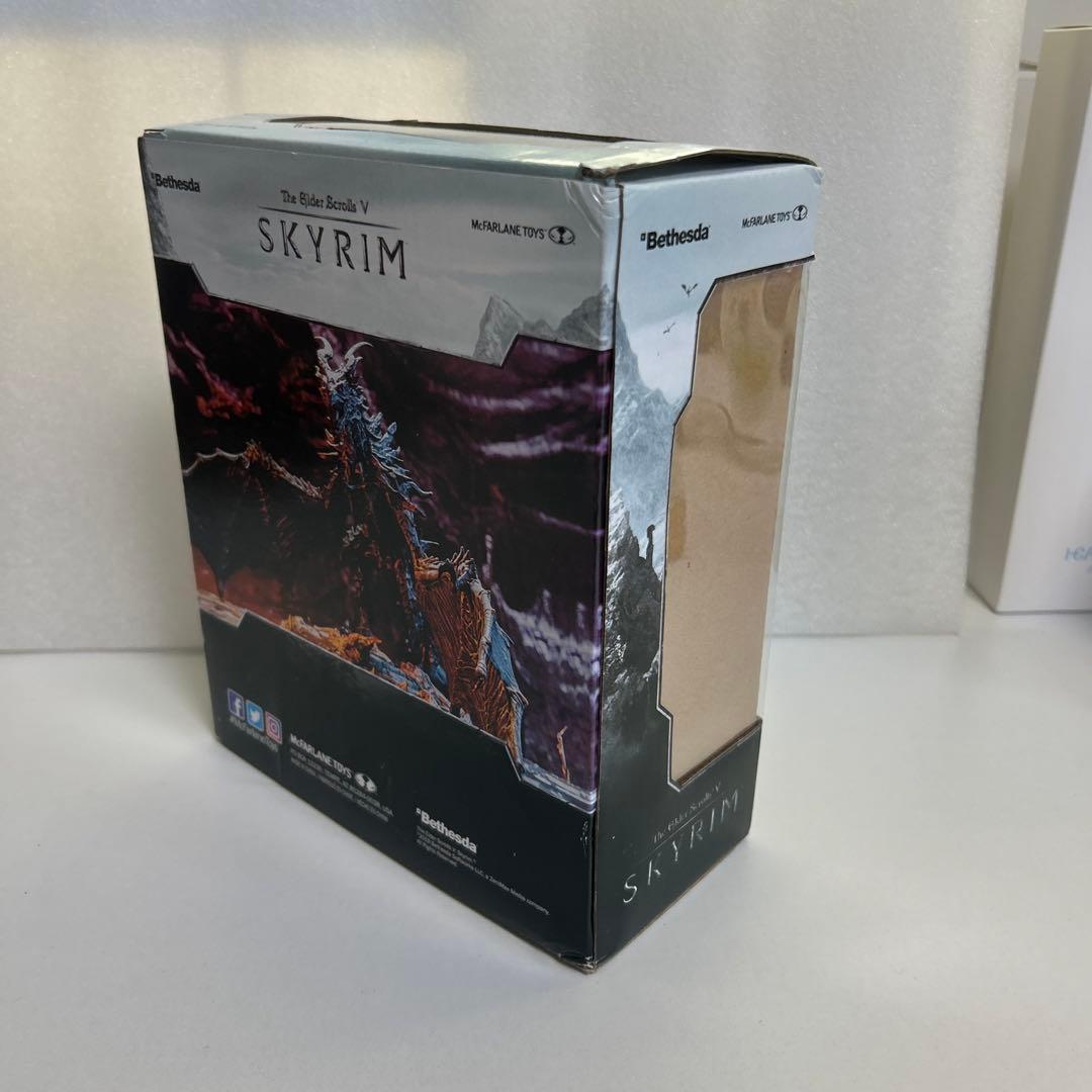 Bethesda 可動ドラゴンThe Elder Scrolls V:開封