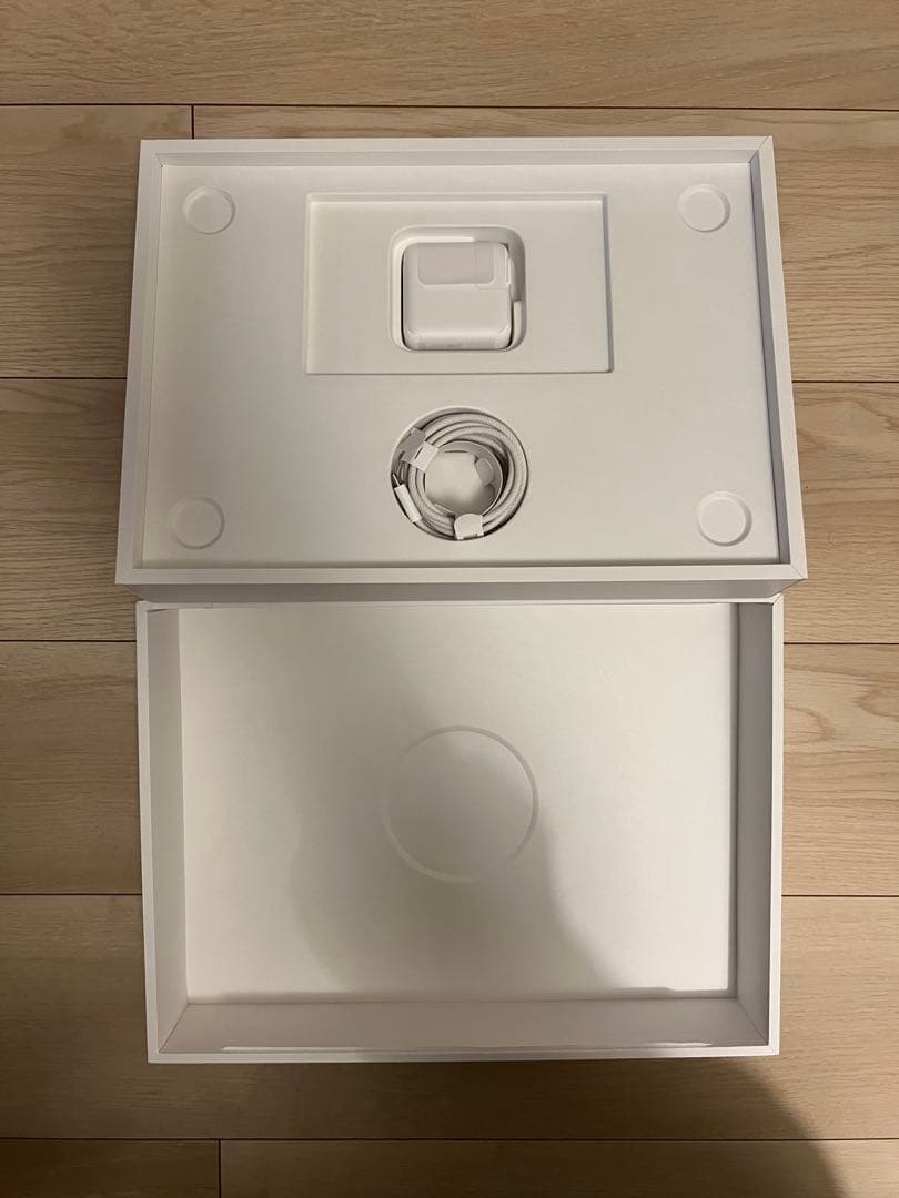 MacBook Air 13.6インチM4 16GB 256GBスターライト