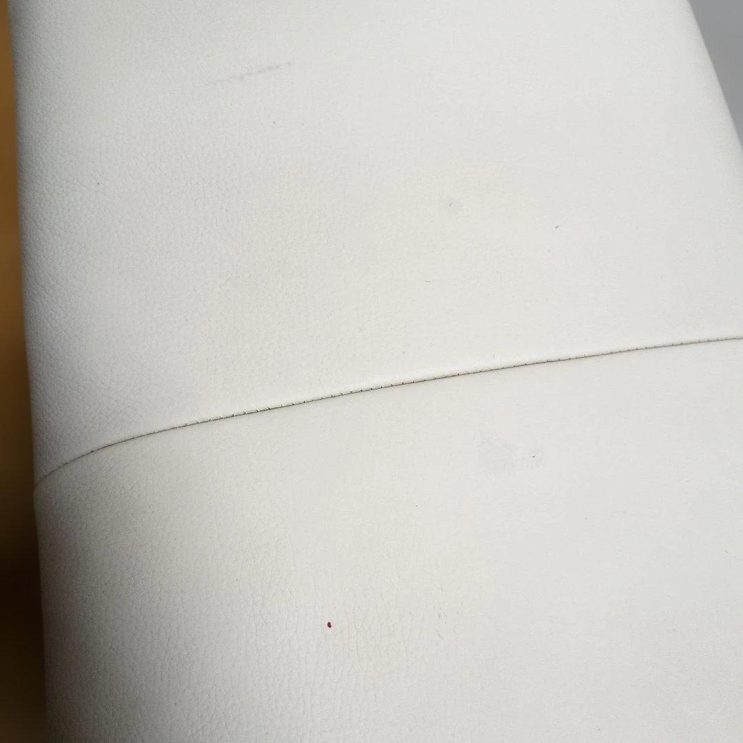 エコーネス　ホワイトレザーアームチェア