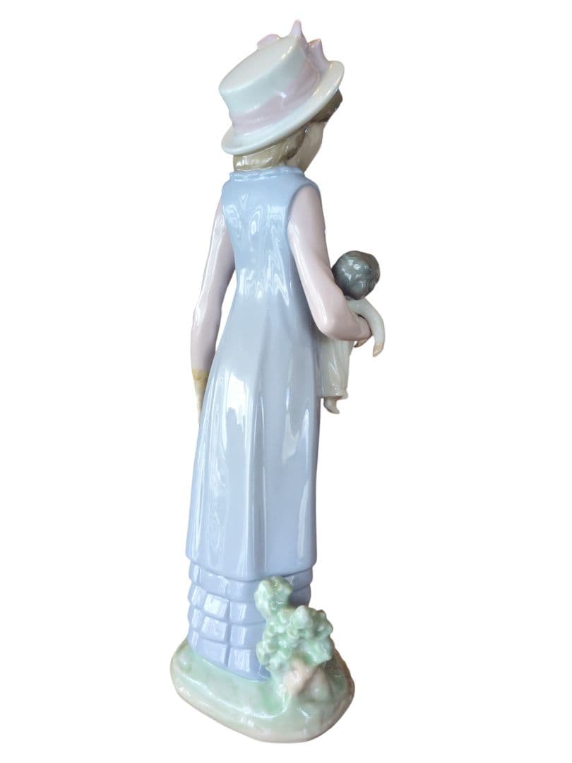 リヤドロ　LLADRO レア　絶版　箱有り　ベリンダと人形　5045