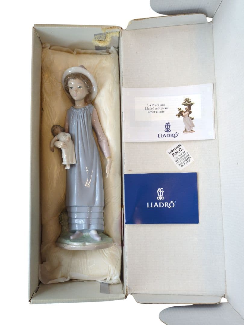 リヤドロ　LLADRO レア　絶版　箱有り　ベリンダと人形　5045