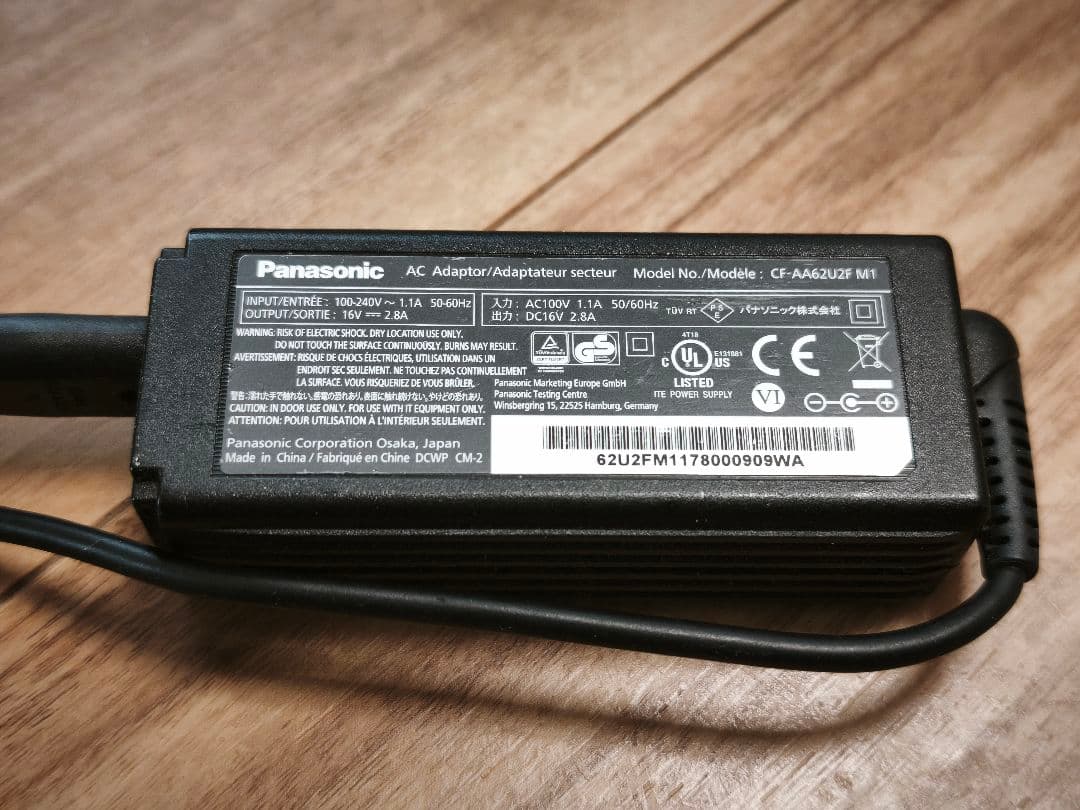 【即使用可】Panasonic CF-XZ6 電池良好 純正充電器付 2in1