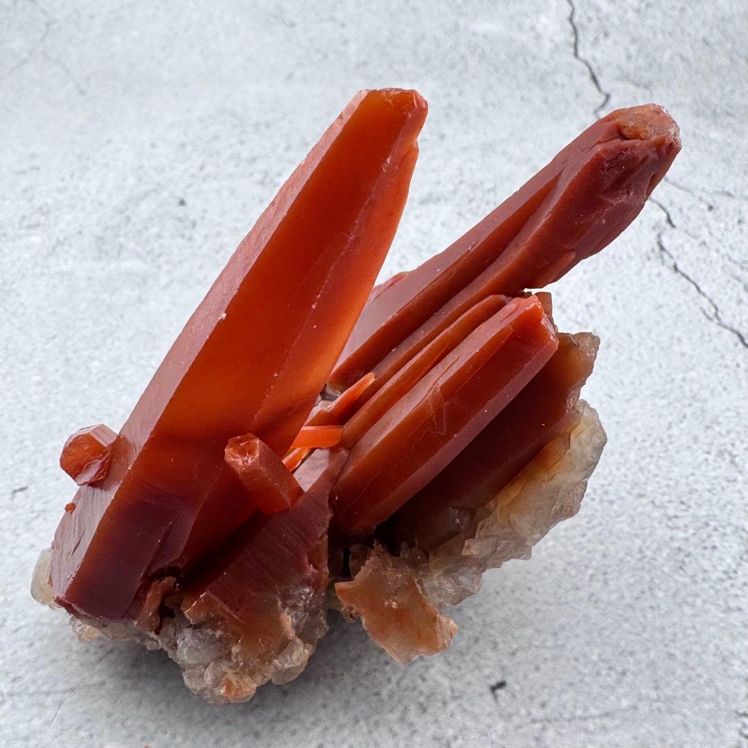 G-57マダガスカル産 赤水晶 クラスター 天然石　レッドクォーツ 希少原石