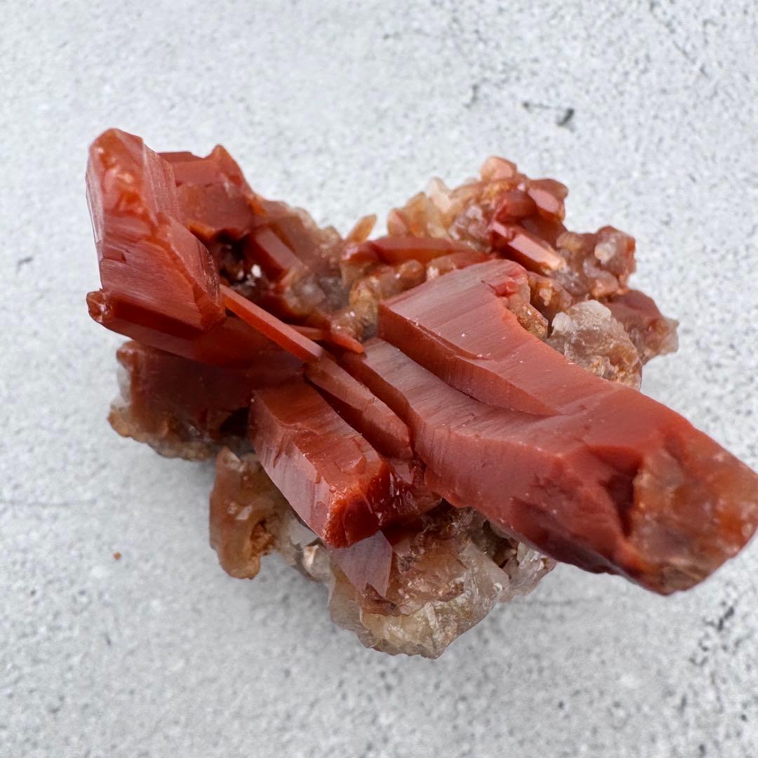 G-57マダガスカル産 赤水晶 クラスター 天然石　レッドクォーツ 希少原石