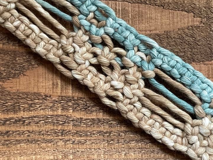 No.26マクラメレースブレスレット 渋め系カラー