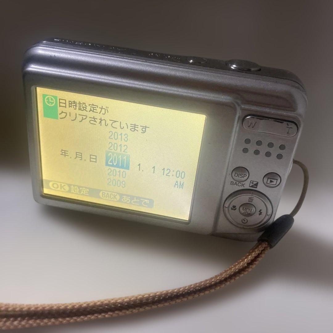 【動作確認済】FUJIFILM FinePix AV250 単三電池　デジカメ