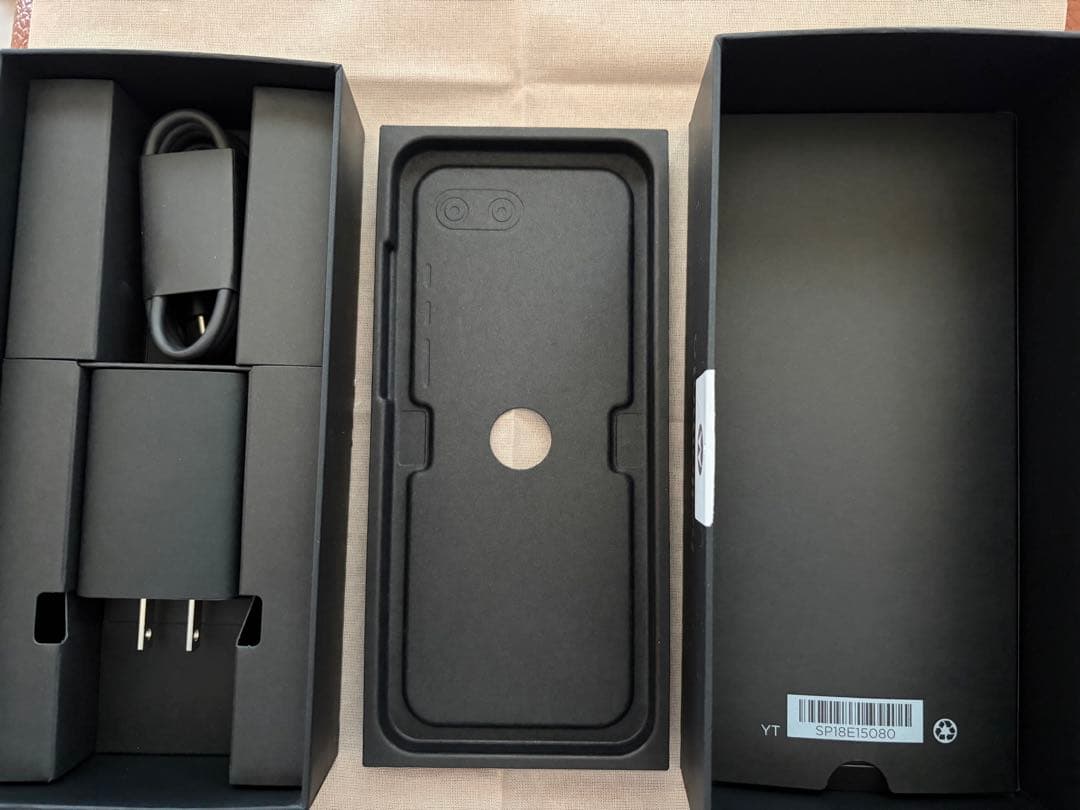 極美品 motorola razr 50 ultra 国内版512GBヤマダ購入