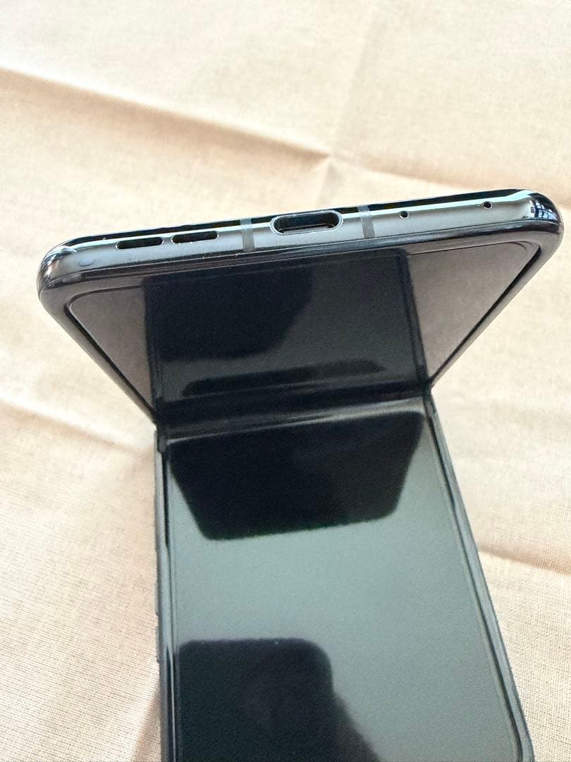 極美品 motorola razr 50 ultra 国内版512GBヤマダ購入