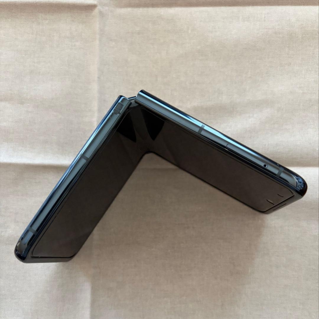 極美品 motorola razr 50 ultra 国内版512GBヤマダ購入