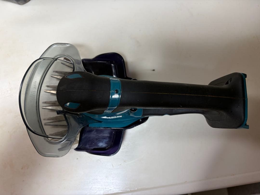 マキタ充電式芝生バリカンモデルＭＵＭ６０４Ｄ