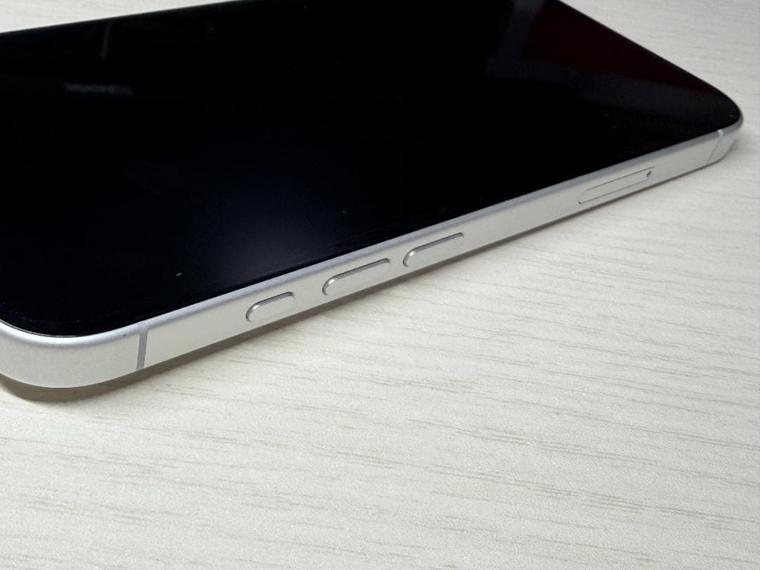 iPhone16 ホワイト128GB＋おまけ（フィルムとケース）