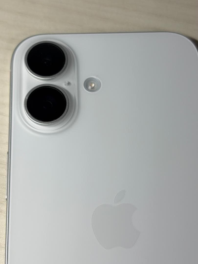 iPhone16 ホワイト128GB＋おまけ（フィルムとケース）