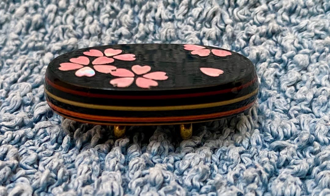高岡漆器　桜の帯留・櫛　２つまとめて　未使用