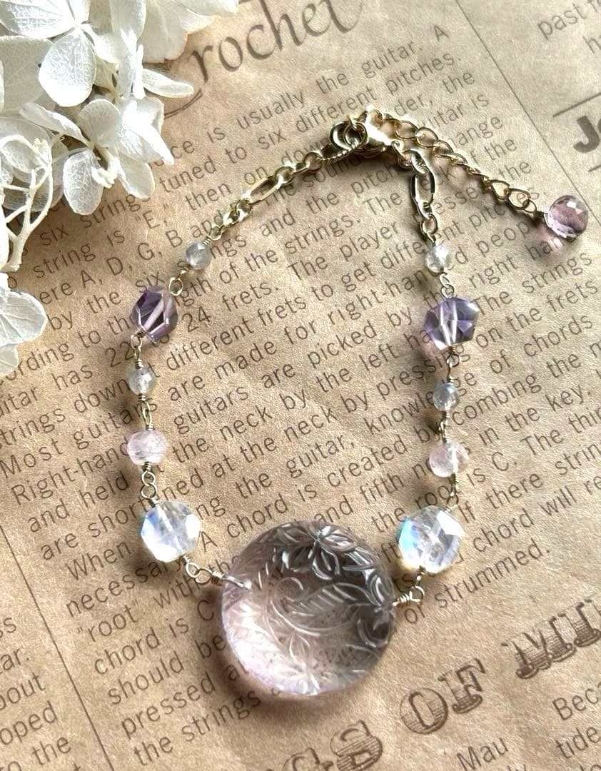 ピンクアメジストプルメリアリーフカービング＆ブルムーンとモルガナイトブレスレット