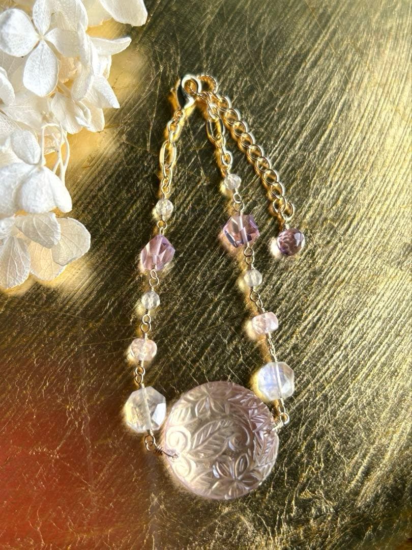 ピンクアメジストプルメリアリーフカービング＆ブルムーンとモルガナイトブレスレット