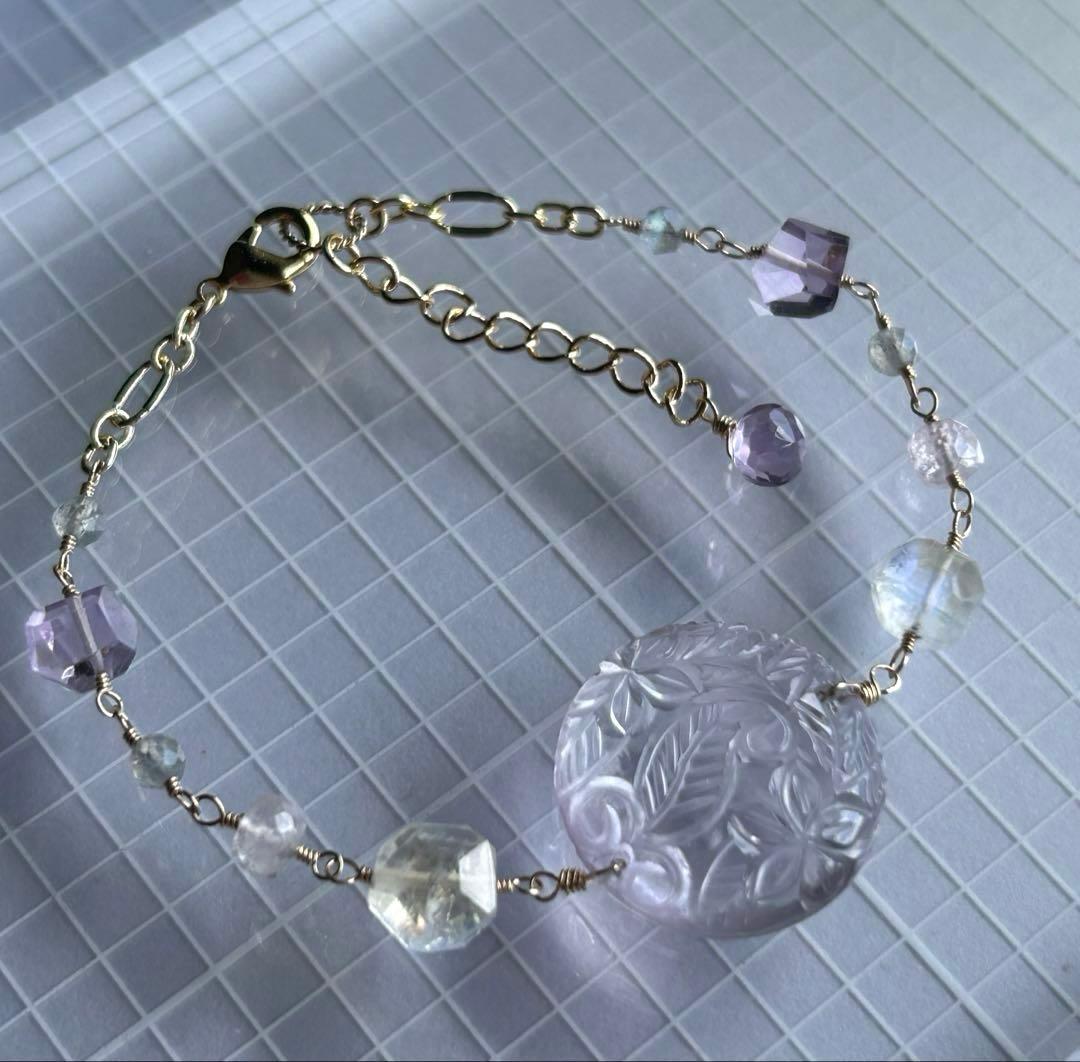 ピンクアメジストプルメリアリーフカービング＆ブルムーンとモルガナイトブレスレット