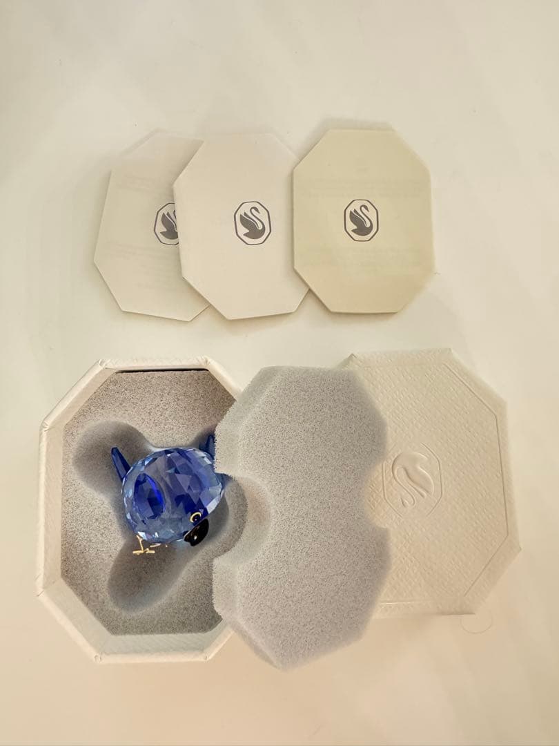 スワロフスキー All you Need are Birdsコンゴウインコ 鳥