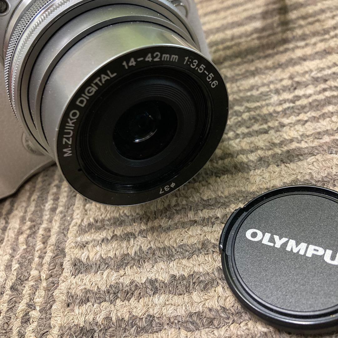 値下不可　OLYMPUS PEN E-P7 ミラーレス一眼 ホワイト