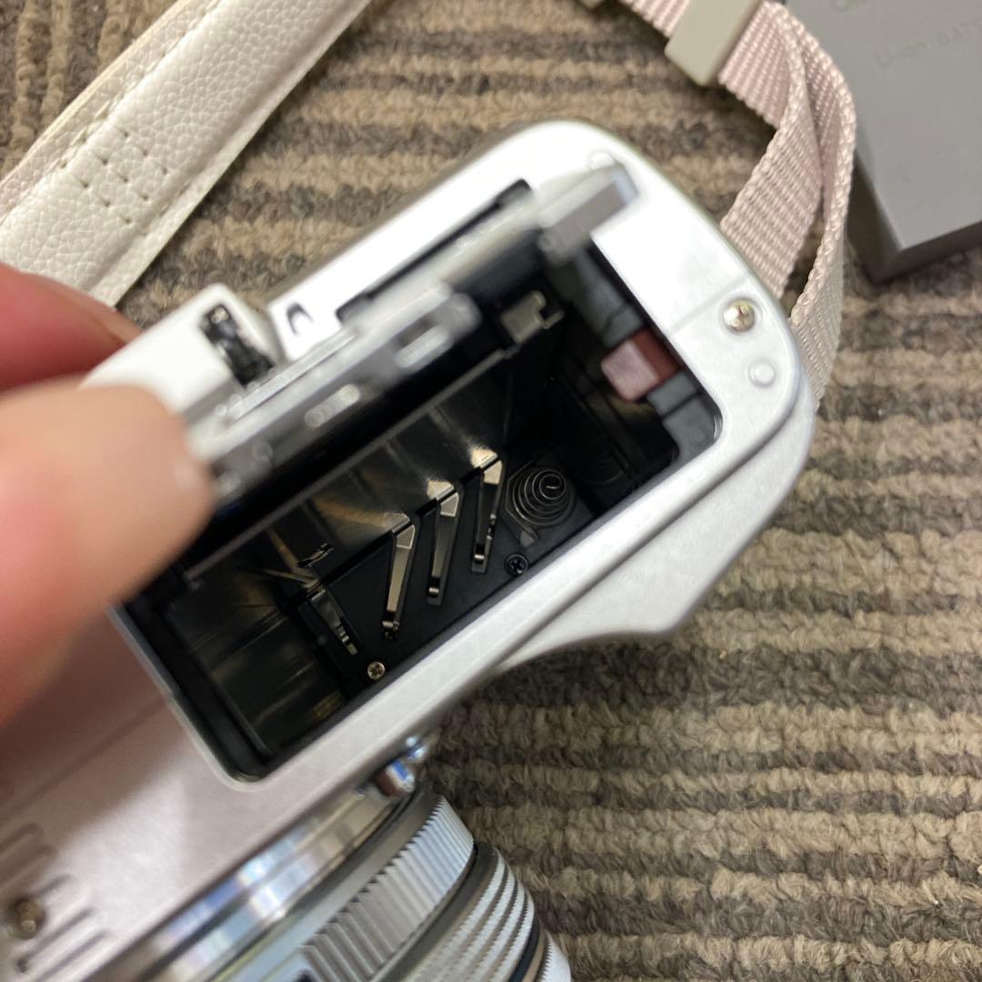 値下不可　OLYMPUS PEN E-P7 ミラーレス一眼 ホワイト