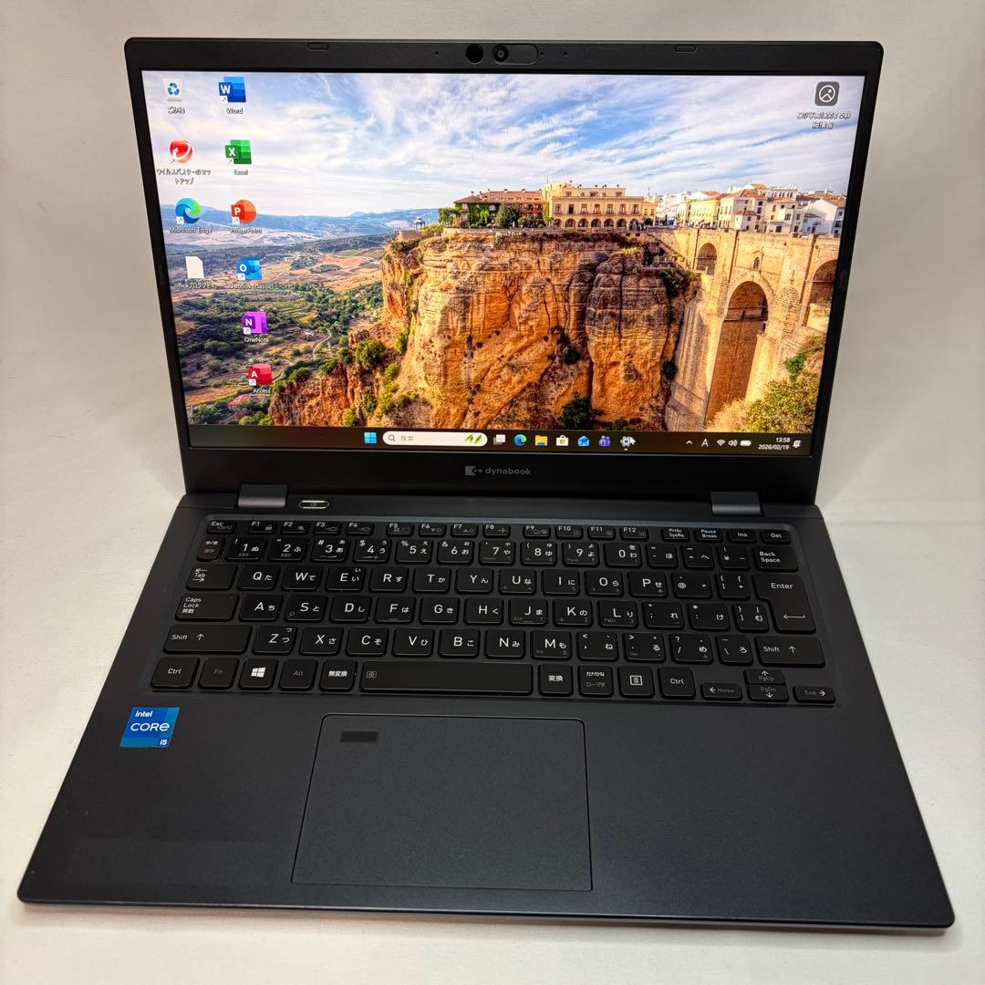 準美品 dynabook G83 第11世代 i5 8GB 13.3型 フルHD