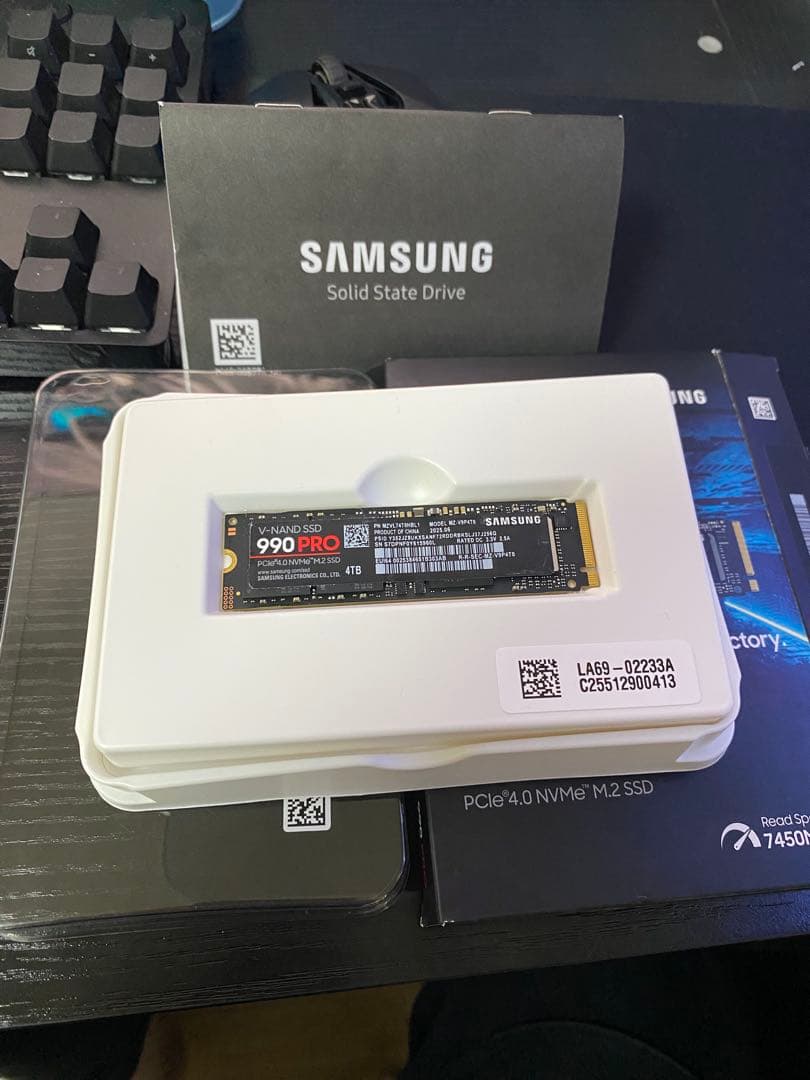 PS5使用のみSamsung 990 PRO 4TB PCIe4.0ほぼ未使用