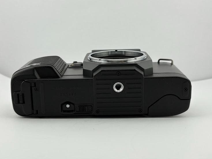 ★極上品★キヤノンT70 / NEW FD 28mm F2.8『単三形電池使用』