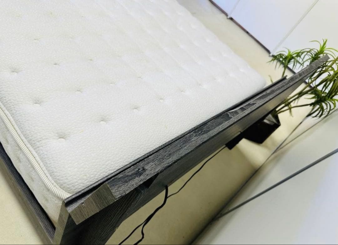 ダブルベッド フレーム付き LEDライト