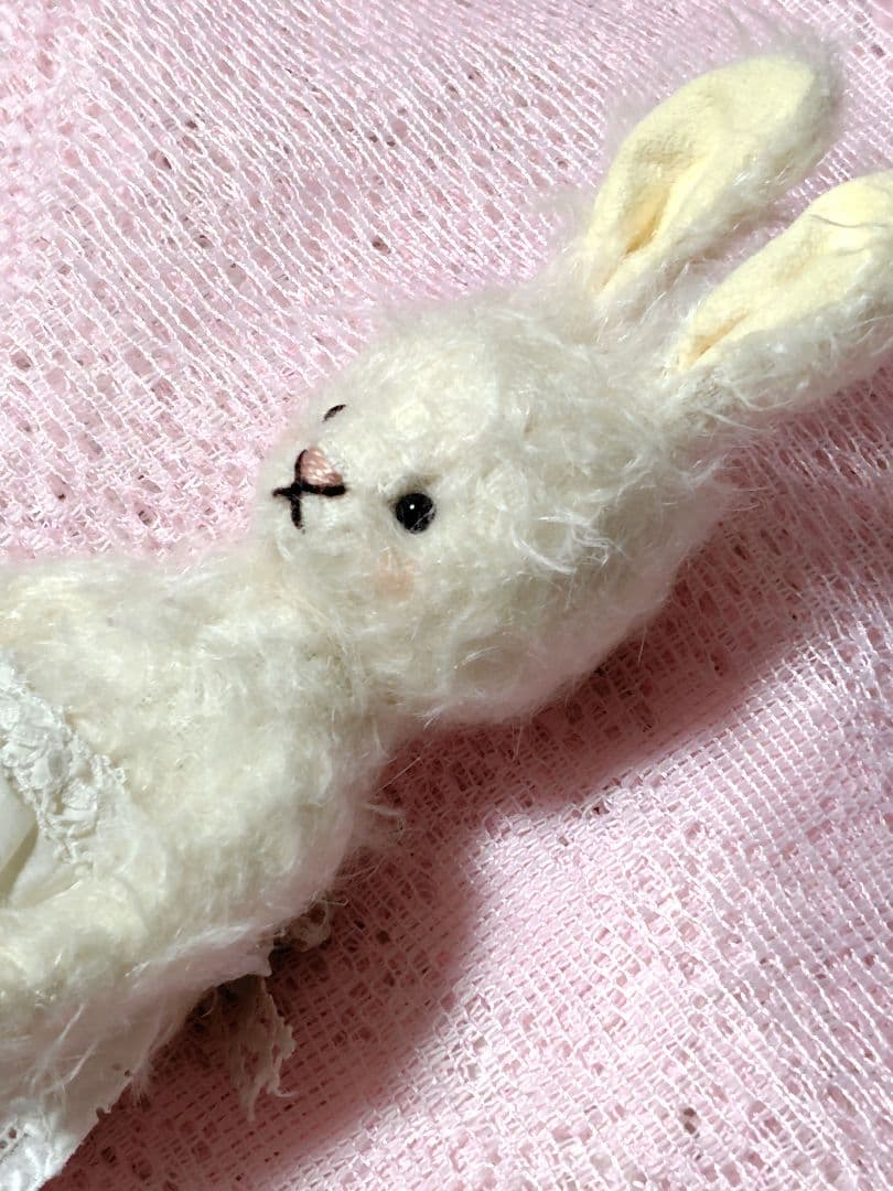 ホワイトうさぎ　ハンドメイド