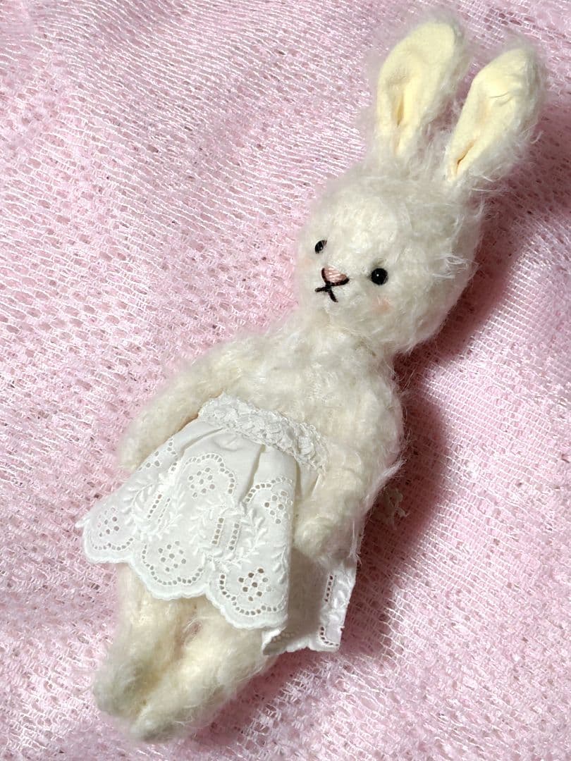 ホワイトうさぎ　ハンドメイド