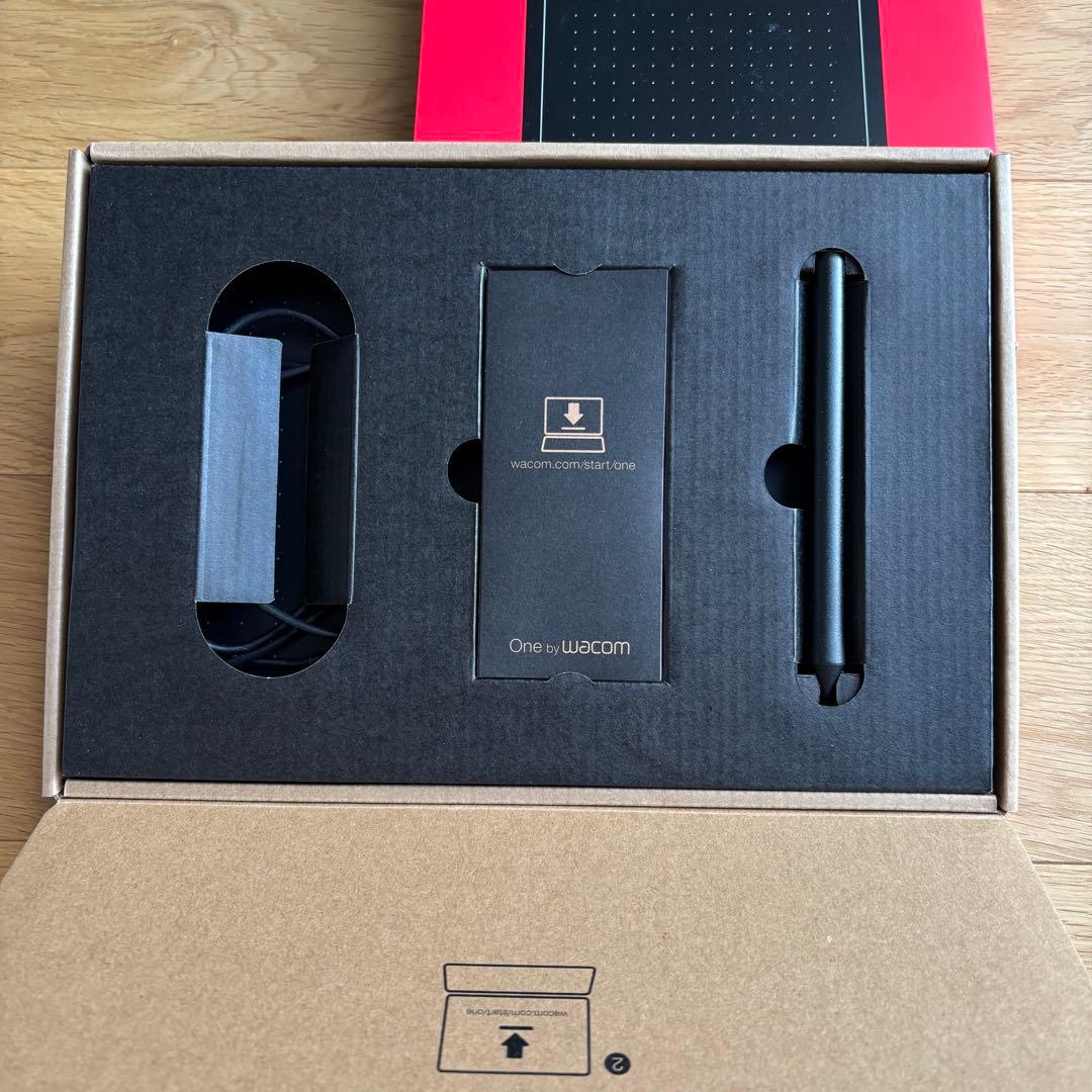 【美品】One by Wacom クリエイティブペンタブレット ブラックに