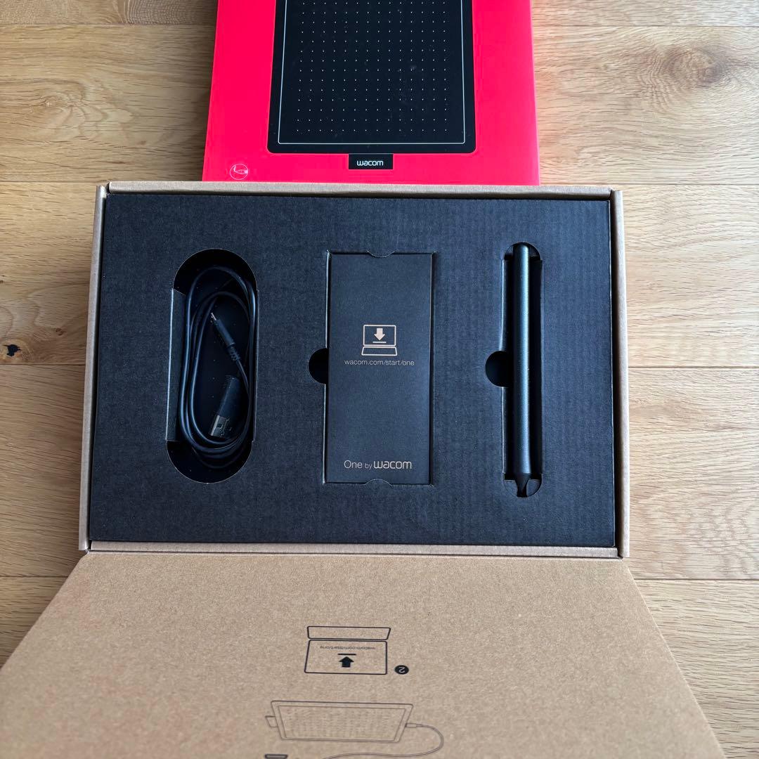 【美品】One by Wacom クリエイティブペンタブレット ブラックに