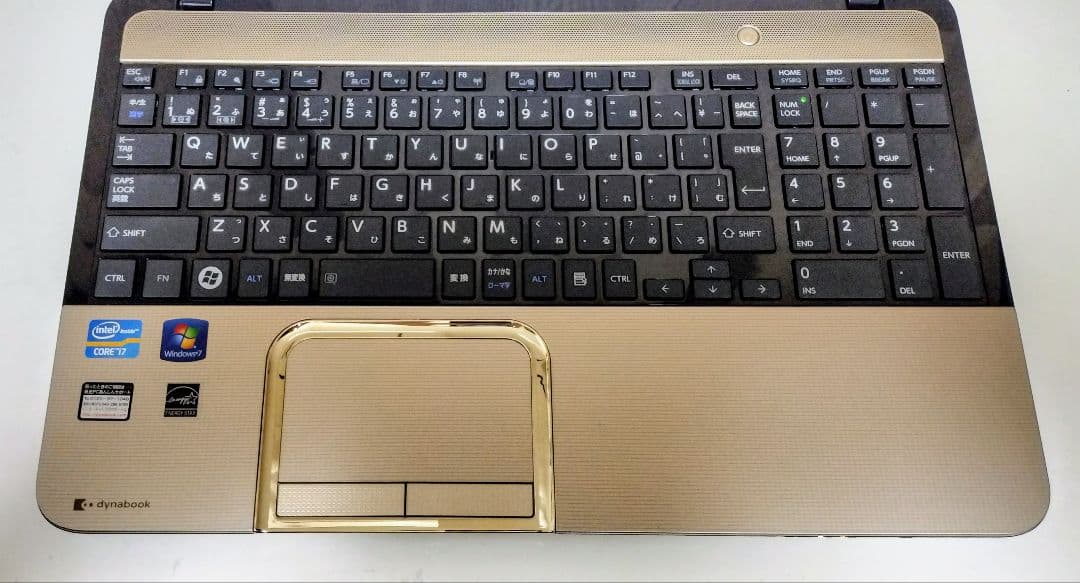TOSHIBA dynabook Core i7 メモリ8GB SSD256GB