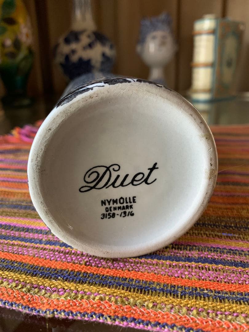 ビヨンヴィンブラッド　ニモール窯のレアなビンテージ黒デュエット柄の花瓶！