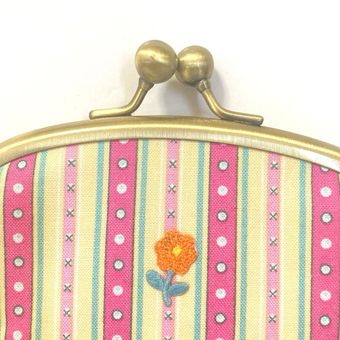 可愛らしいストライプ柄のがま口ポーチ(大玉げんこ)