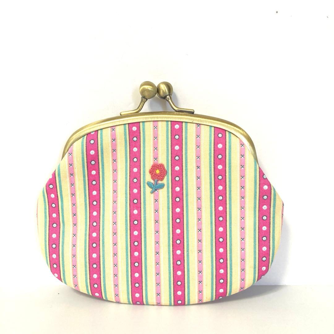 可愛らしいストライプ柄のがま口ポーチ(大玉げんこ)